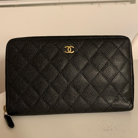 🔴SOLD🔴 Chanel wallet - Picture 1 of 8